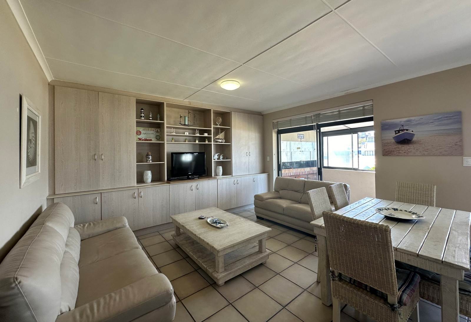 3 Bed Apartment in Stilbaai photo number 2