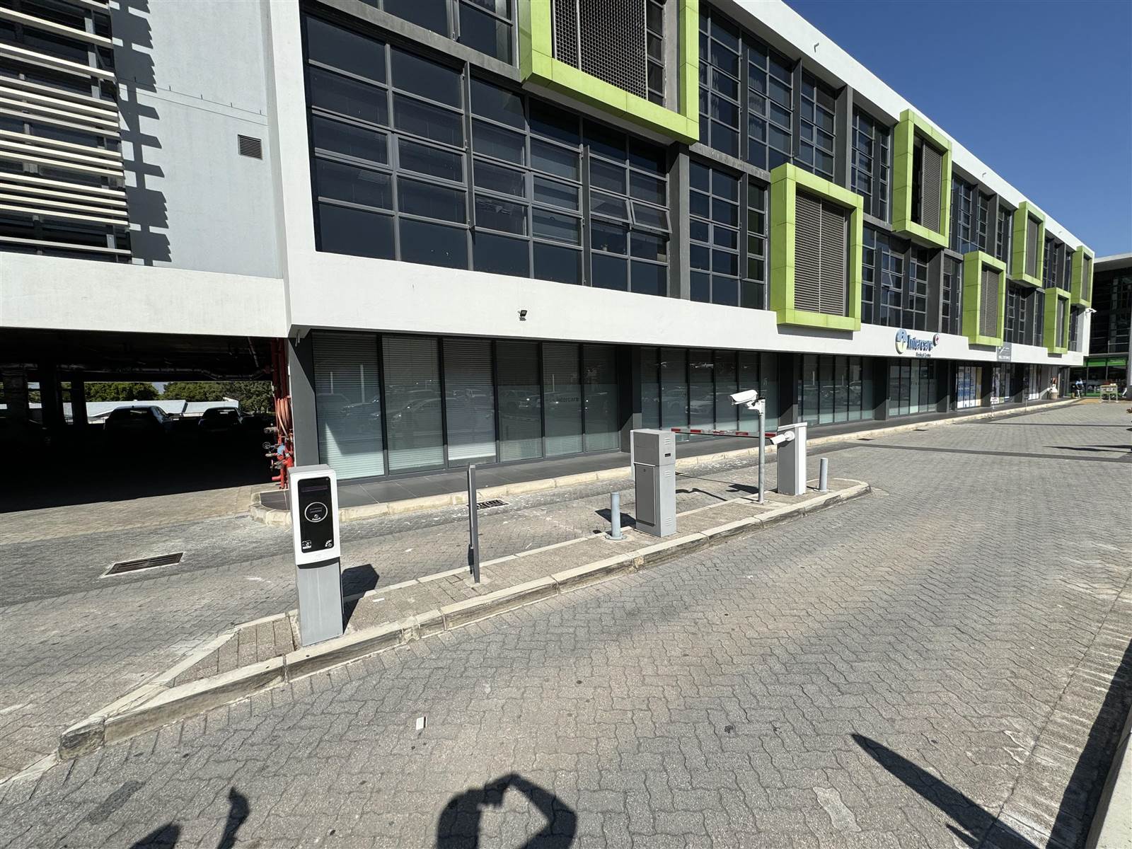 88  m² Commercial space in Plattekloof photo number 1