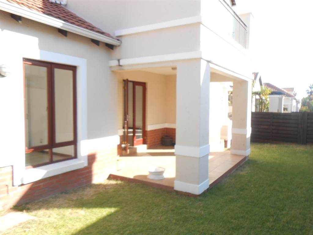 3 Bed Townhouse in Sunninghill photo number 3