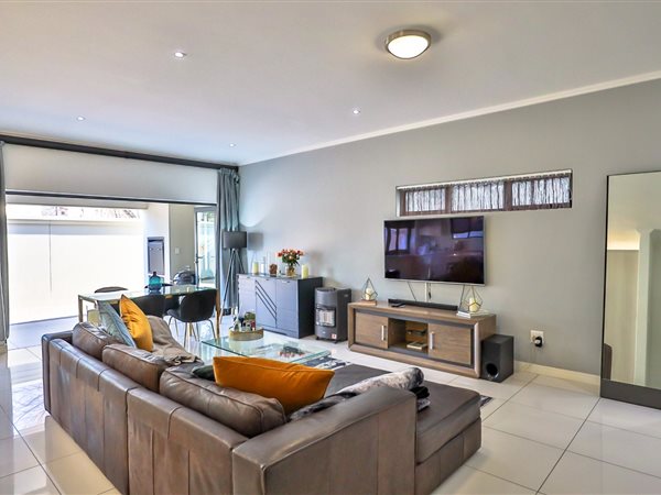 3 Bed Townhouse in Lonehill