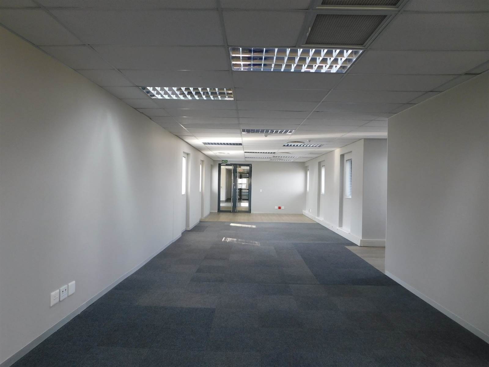 493  m² Commercial space in Illovo photo number 17