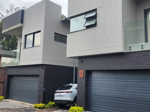 4 Bed Townhouse in Bryanston