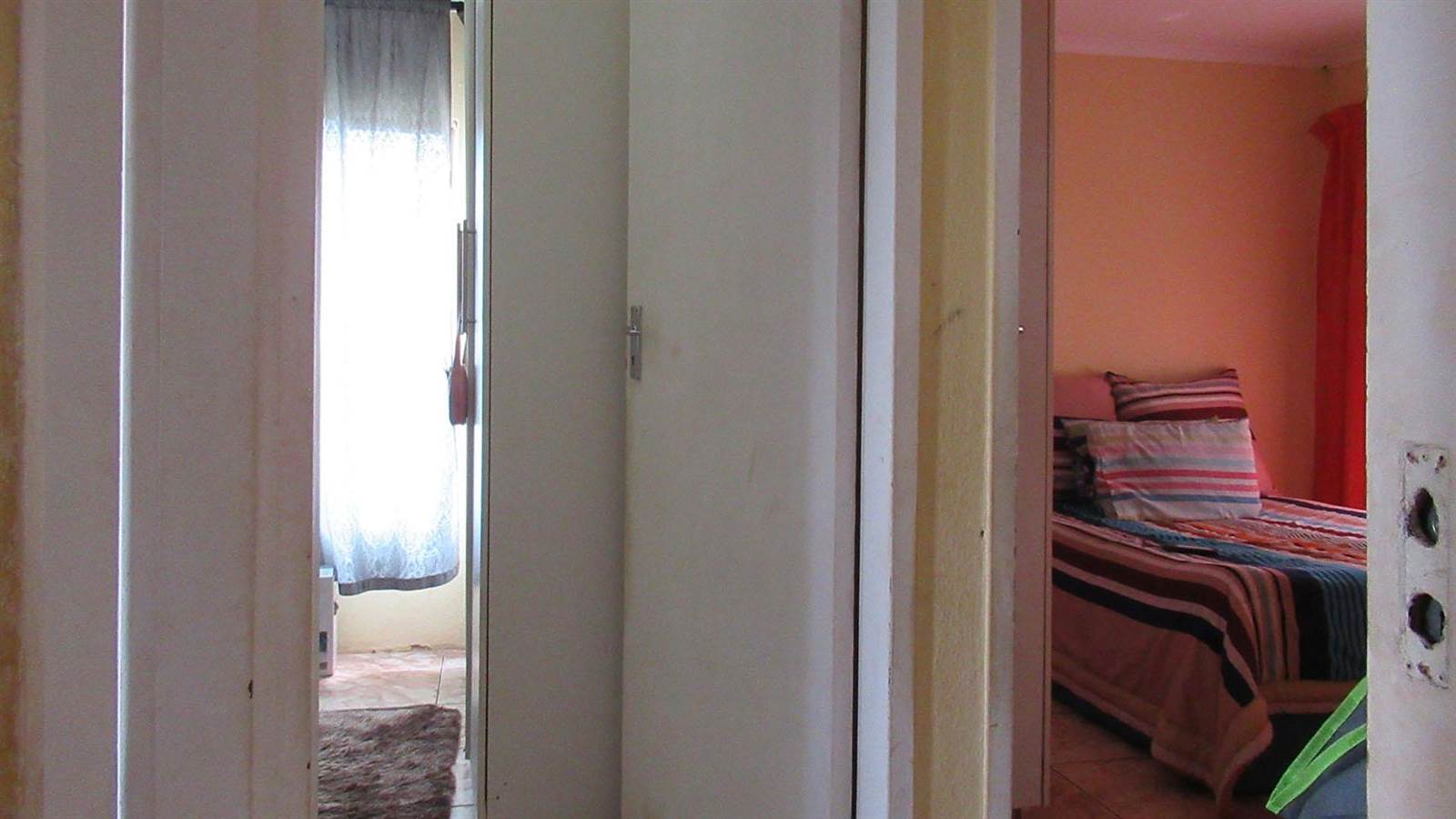 2 Bed House in Vosloorus photo number 7