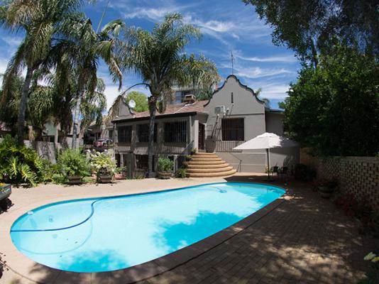 6 Bed House in Upington photo number 2