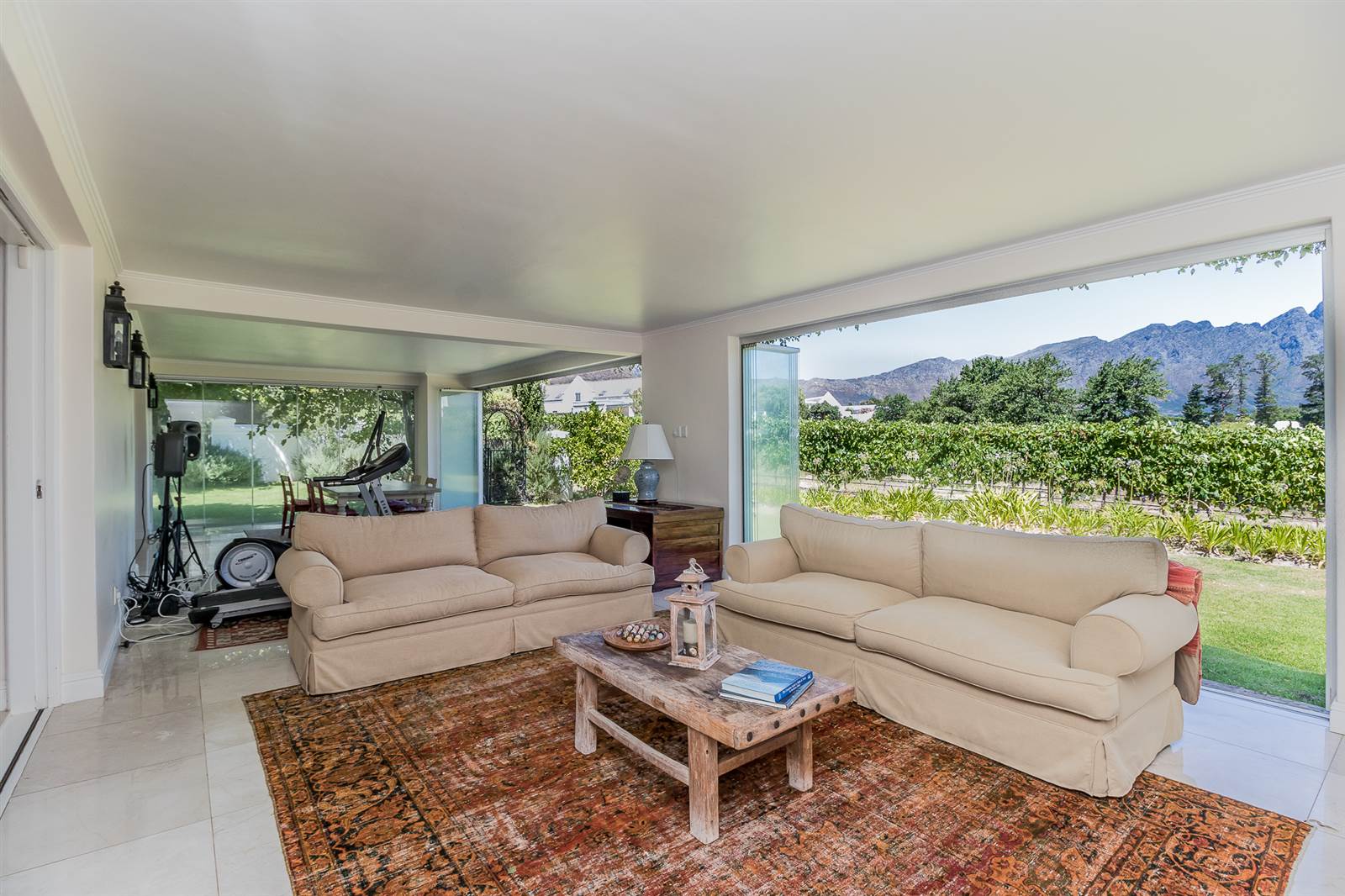 4 Bed House in Franschhoek photo number 10