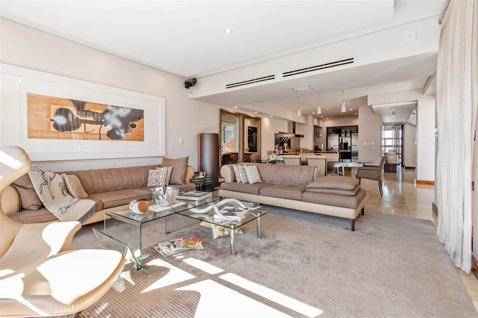3 Bed Apartment in Melrose Arch photo number 3
