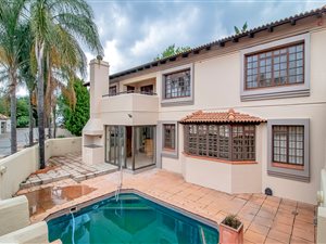 4 Bed House in Waterkloof Park