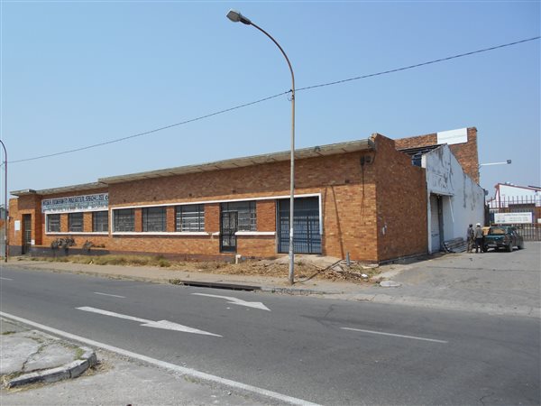 802  m² Industrial space