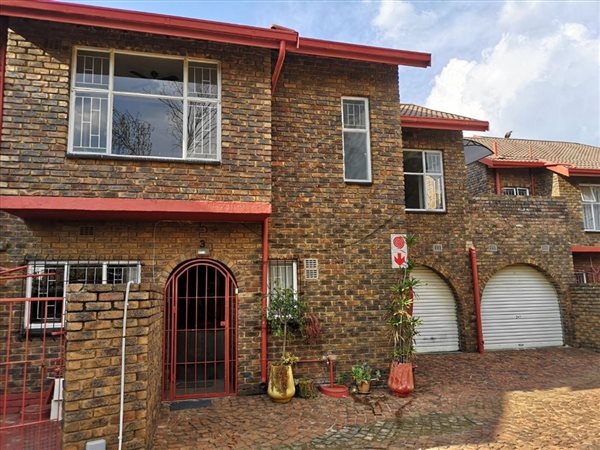 3 Bedroom Townhouse 3 Bedroom Townhouse