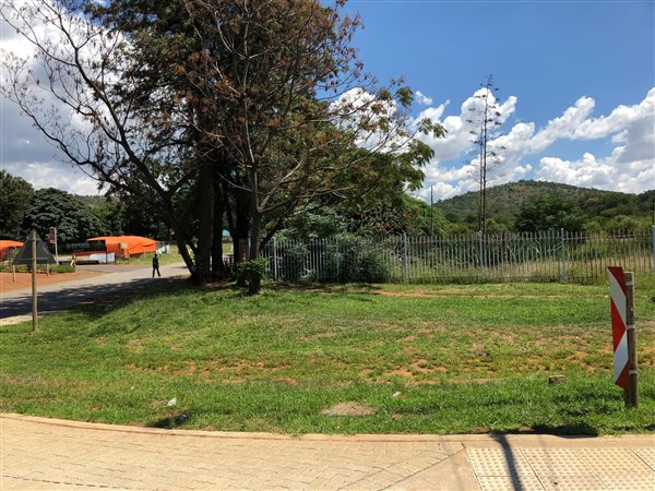 752  m² Commercial space in Waterkloof
