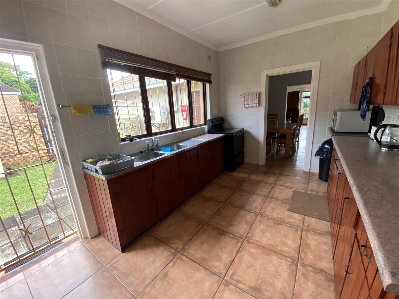 3 Bed Apartment in Umtentweni photo number 23