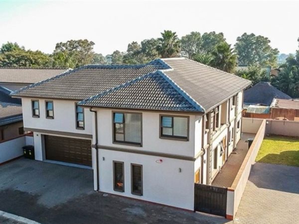 5 Bedroom House 5 Bedroom House