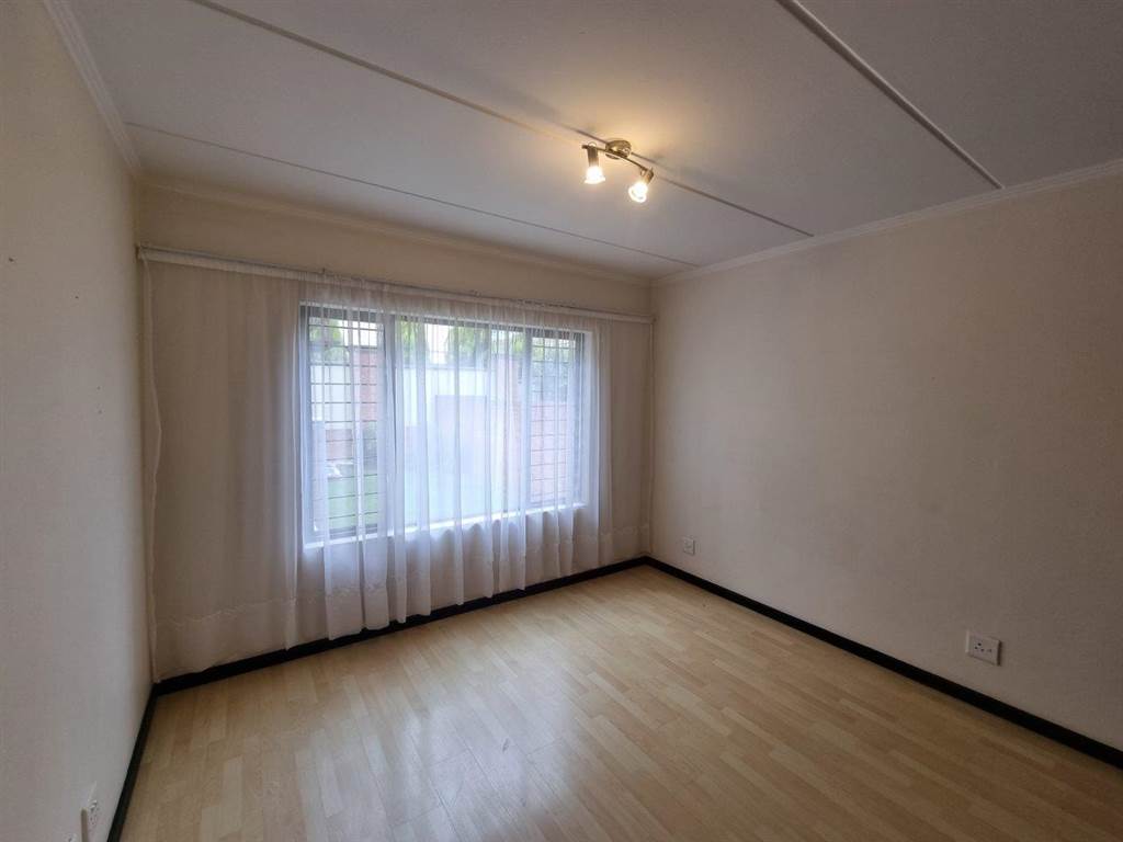 2 Bed House in Sunninghill photo number 4