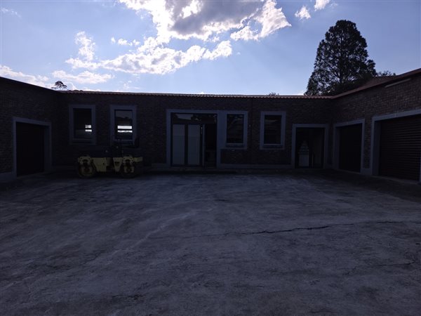 177.1  m² Commercial space