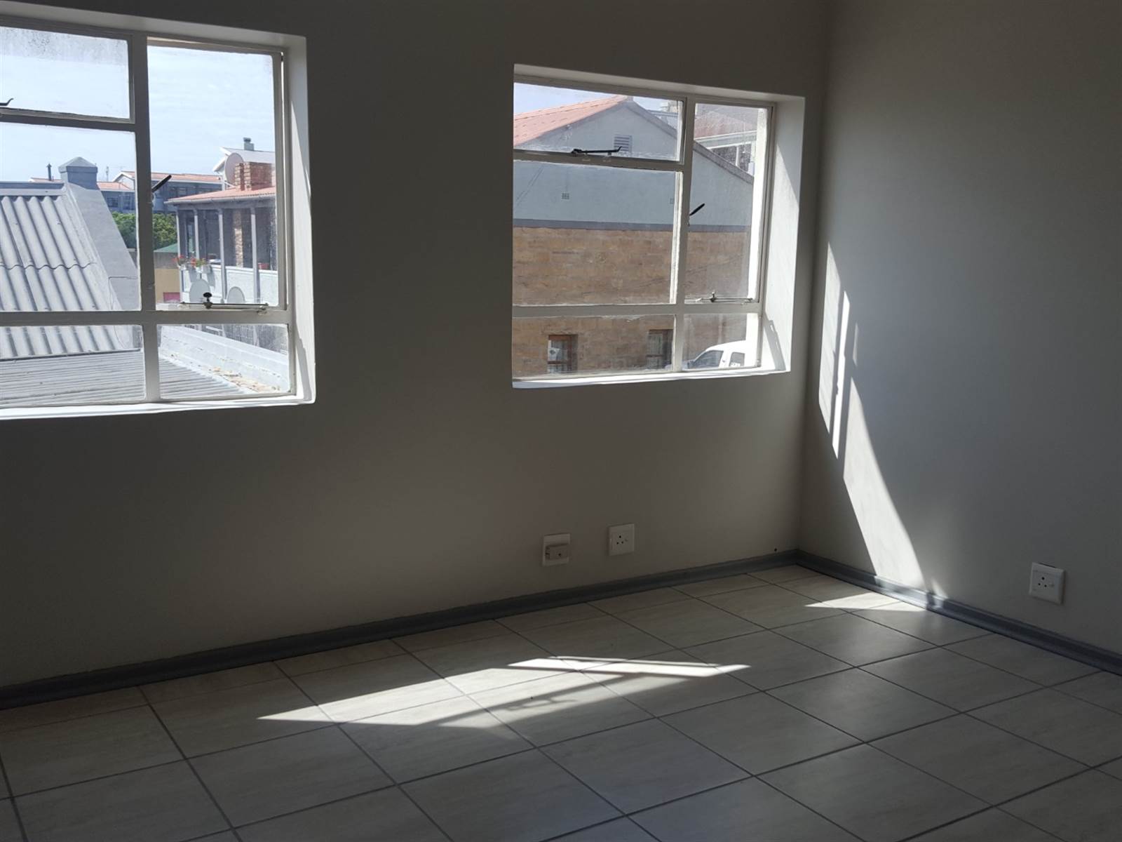 1 Bed Apartment in Mossel Bay Central photo number 2