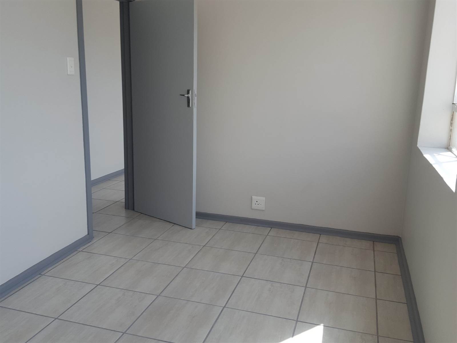 1 Bed Apartment in Mossel Bay Central photo number 7