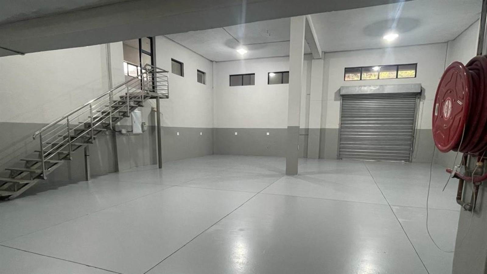 230  m² Commercial space in Umgeni Park photo number 4