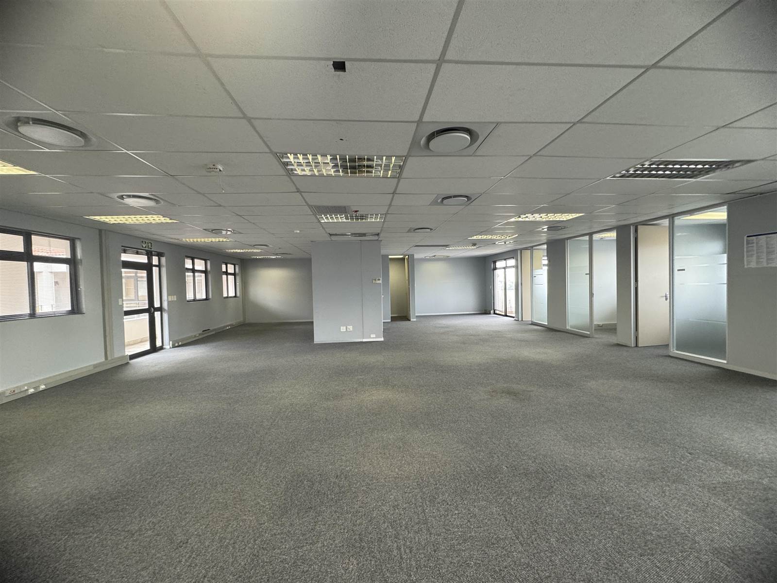 331  m² Commercial space in Century City photo number 4