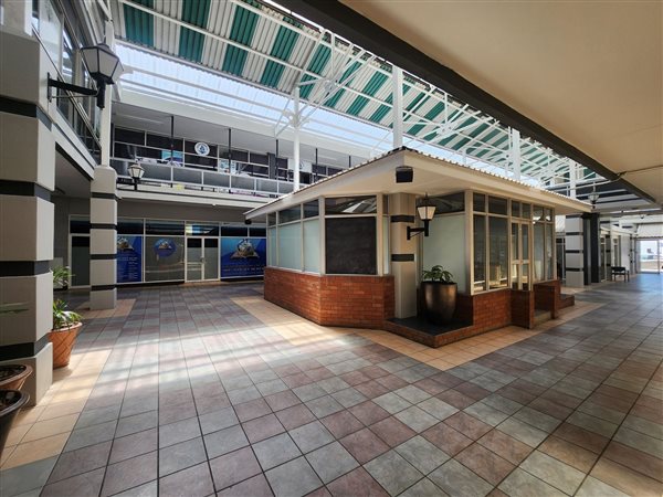 55  m² Retail Space