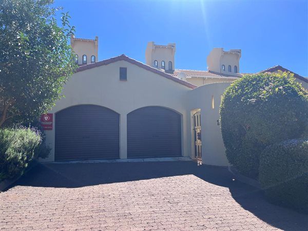 3 Bedroom Townhouse 3 Bedroom Townhouse