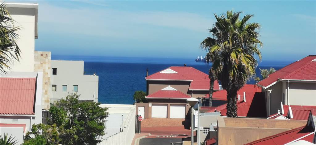 1 Bed Apartment in Bloubergstrand photo number 19