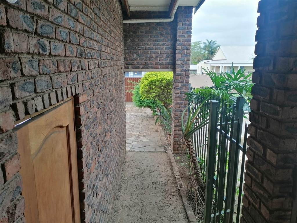 4 Bed House in Pietermaritzburg Central photo number 23