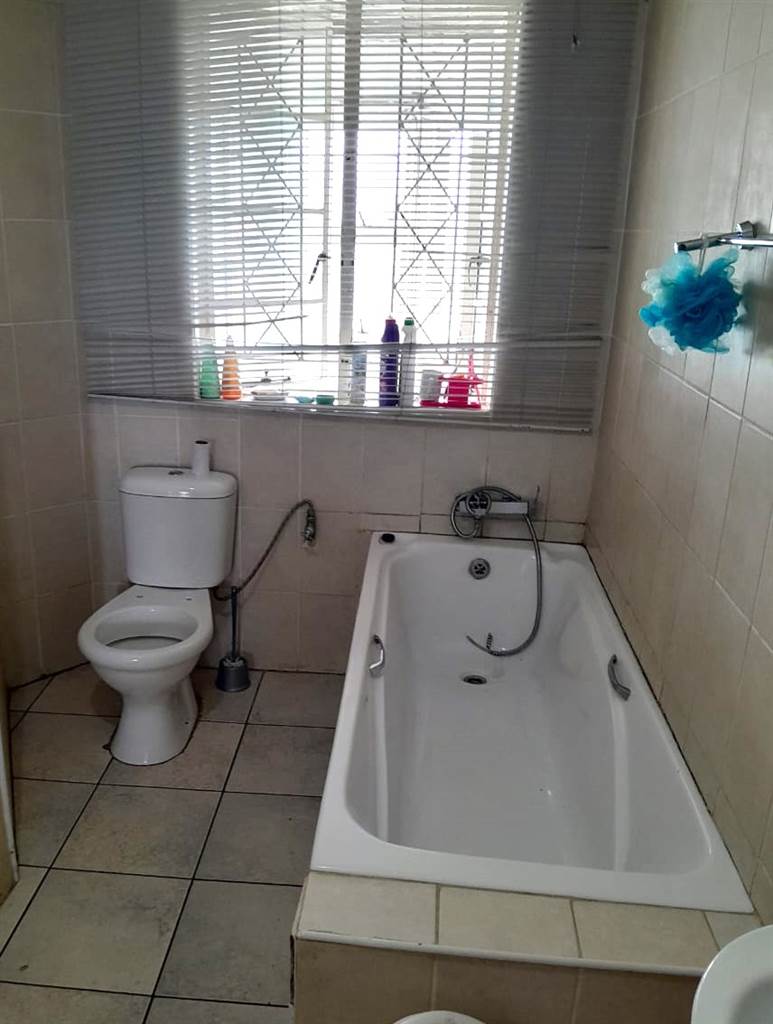 3 Bed Apartment in Southernwood photo number 10