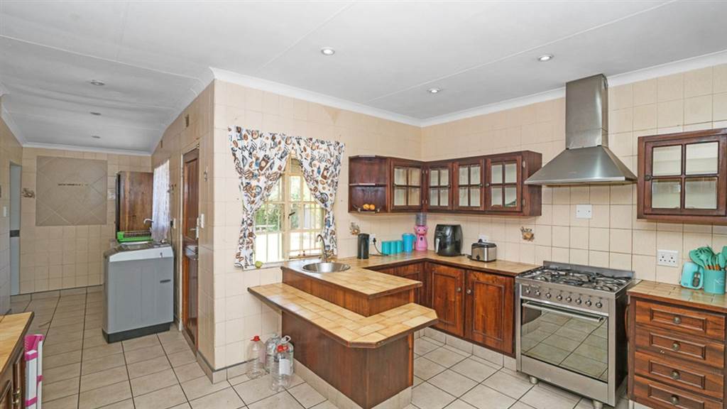 8 Bed House in Northmead photo number 7