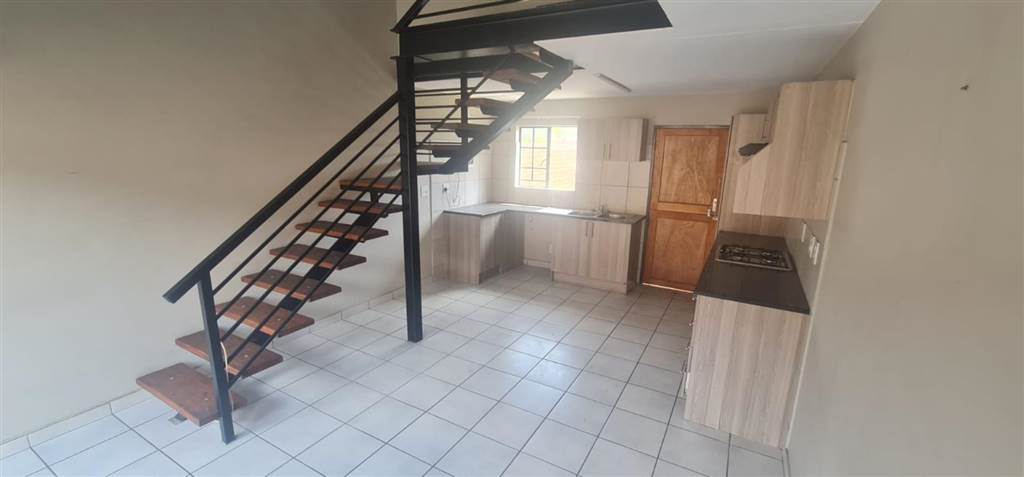 2 Bed Duplex in Rietfontein photo number 4