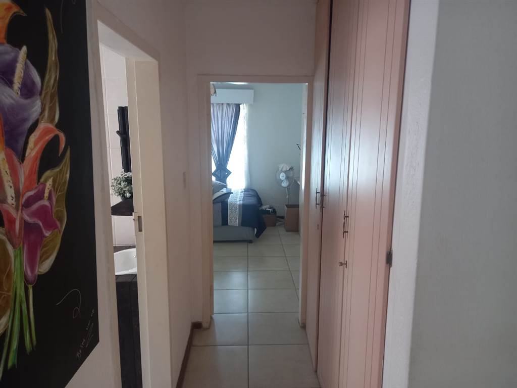 2 Bed House in Klerksdorp photo number 7