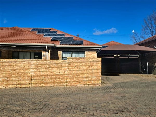 2 Bedroom Townhouse 2 Bedroom Townhouse
