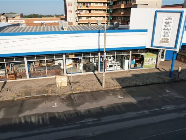 840  m² Commercial space