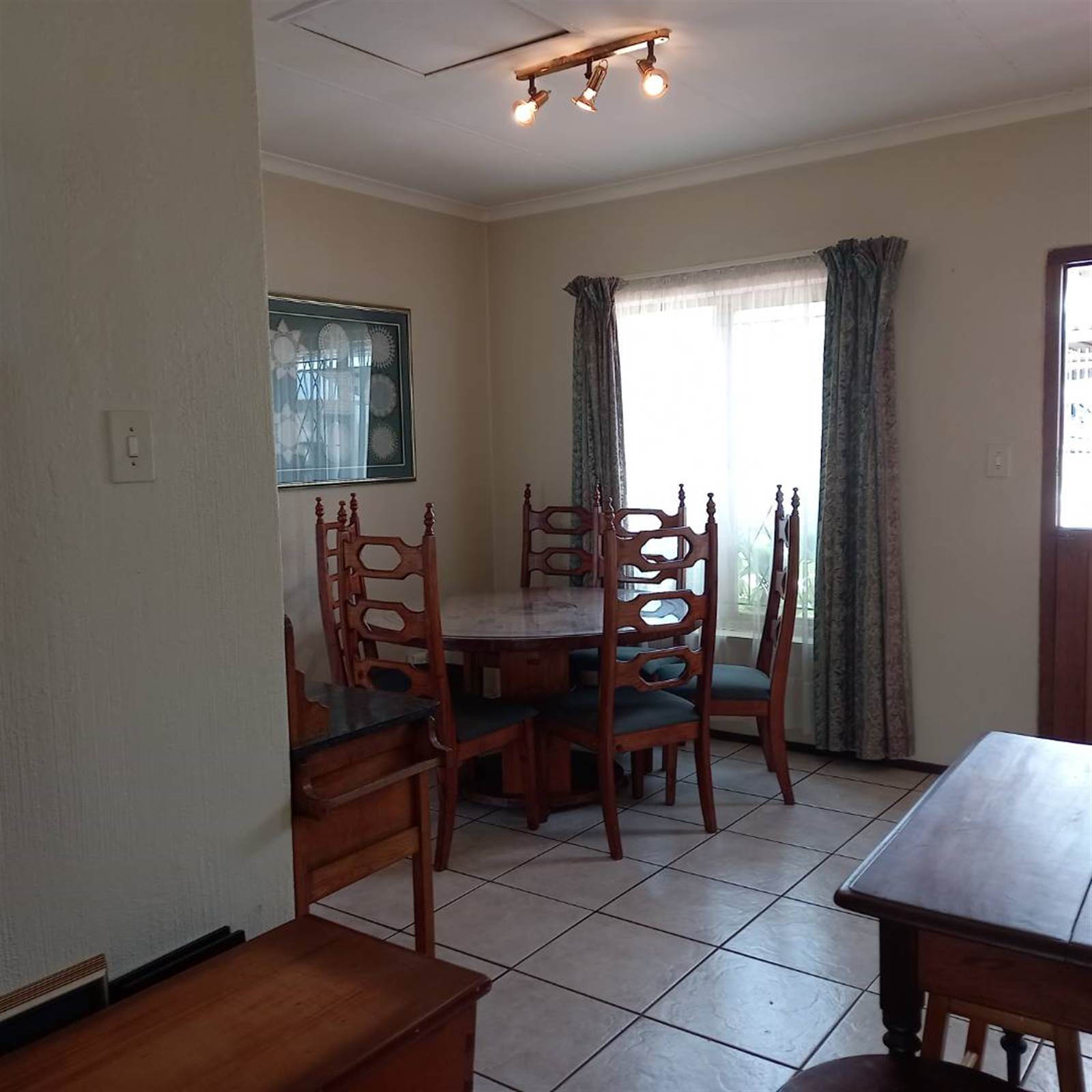 1 Bed Townhouse in Garsfontein photo number 8