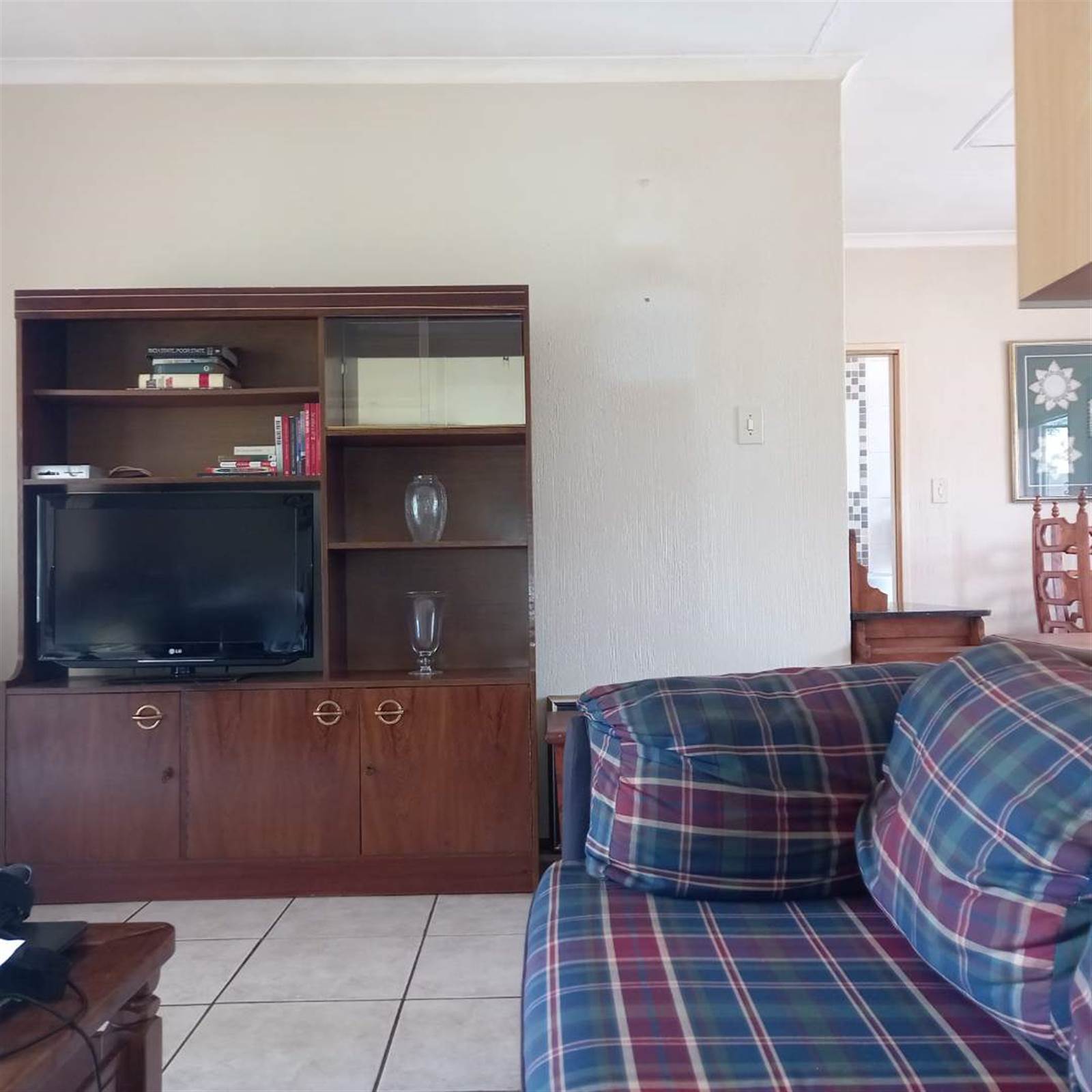 1 Bed Townhouse in Garsfontein photo number 6
