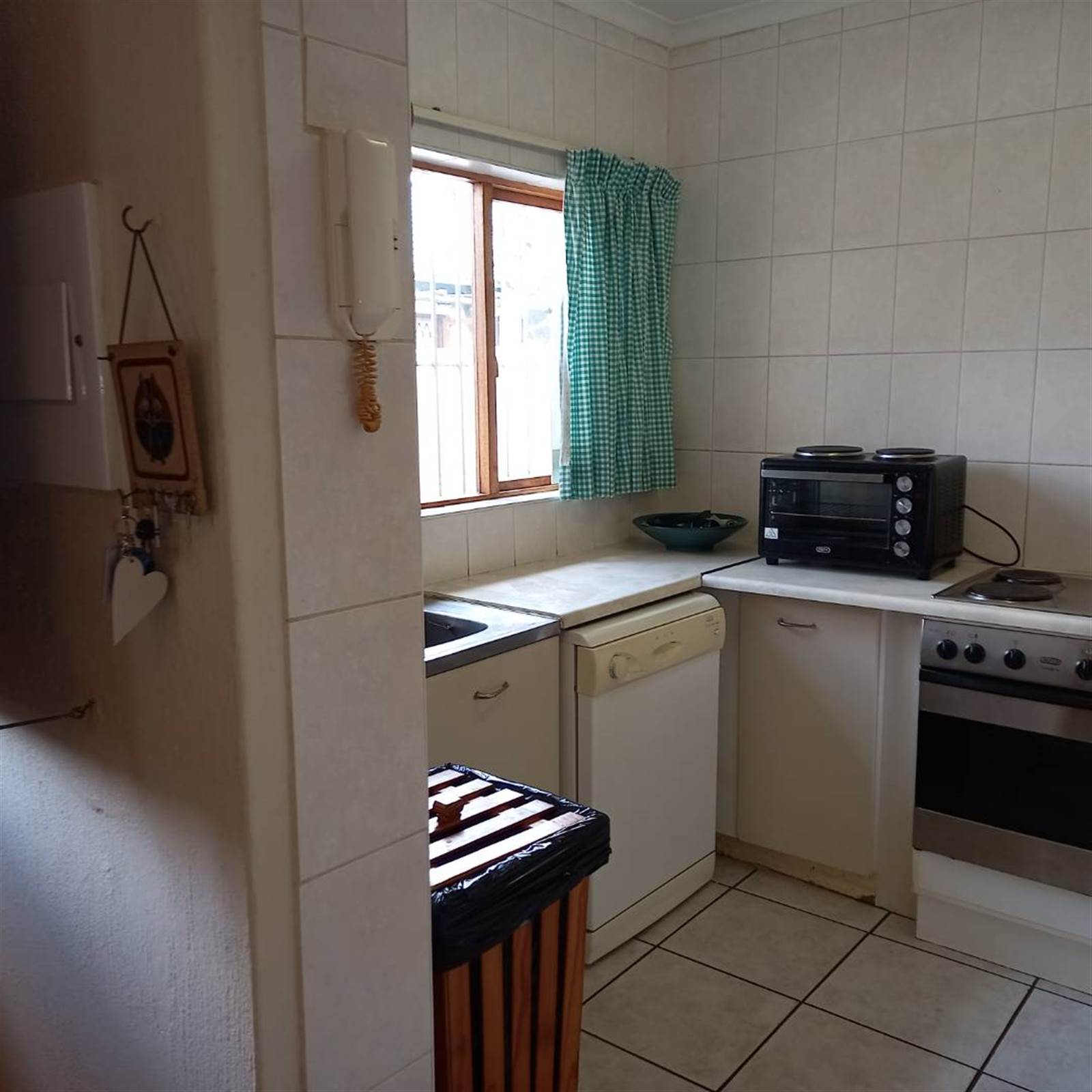 1 Bed Townhouse in Garsfontein photo number 20