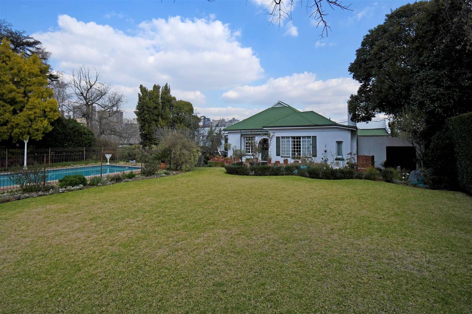 3 Bed House in Parktown photo number 1