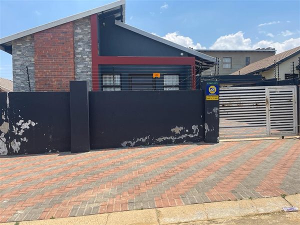 3 Bed House in Naturena