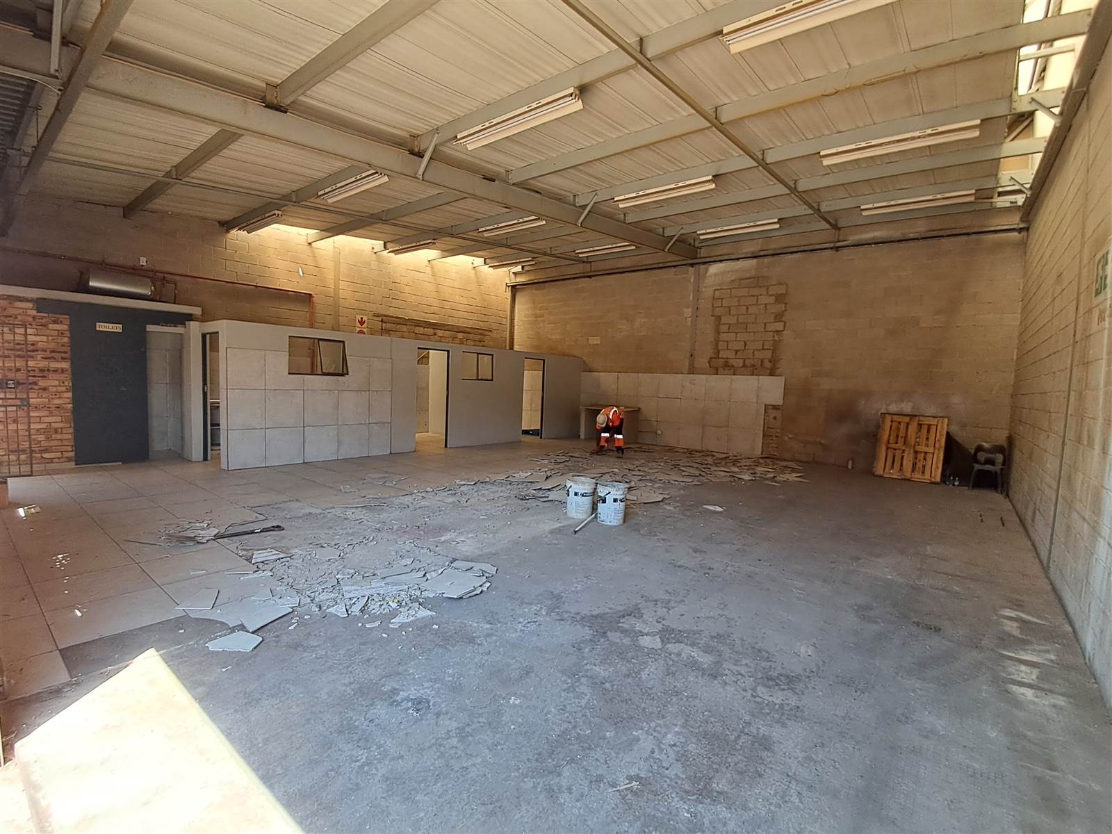 144  m² Industrial space in Kya Sands photo number 2