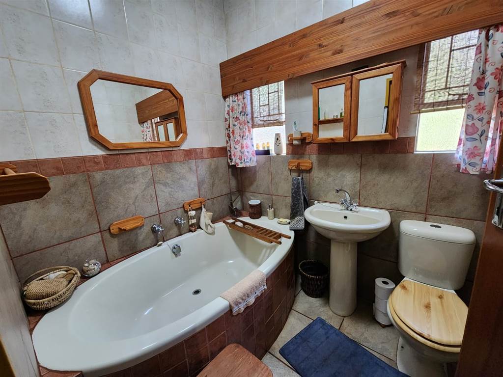 3 Bed House in Thabazimbi photo number 15