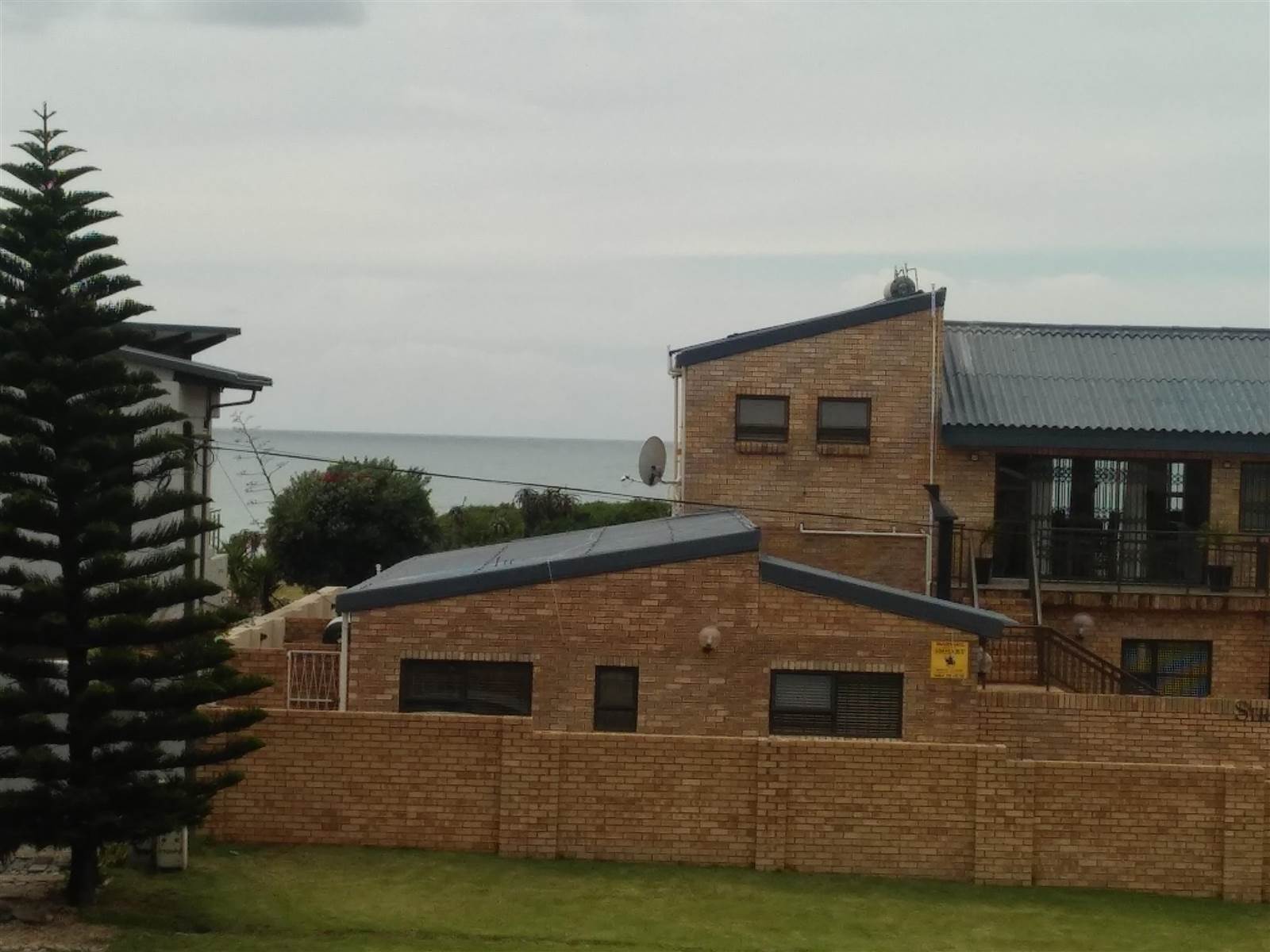 4 Bed House in Jeffreys Bay photo number 21