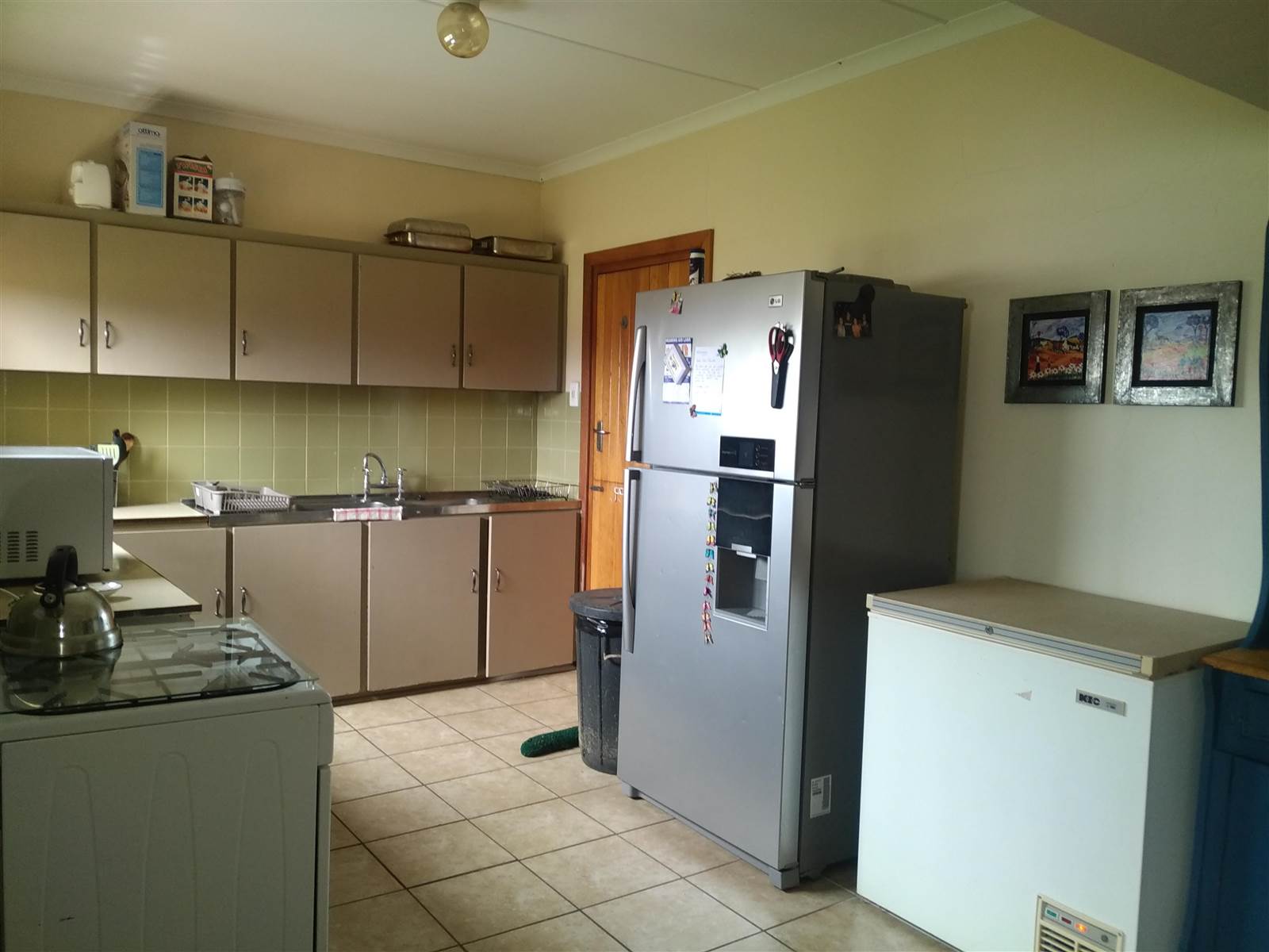 4 Bed House in Jeffreys Bay photo number 9