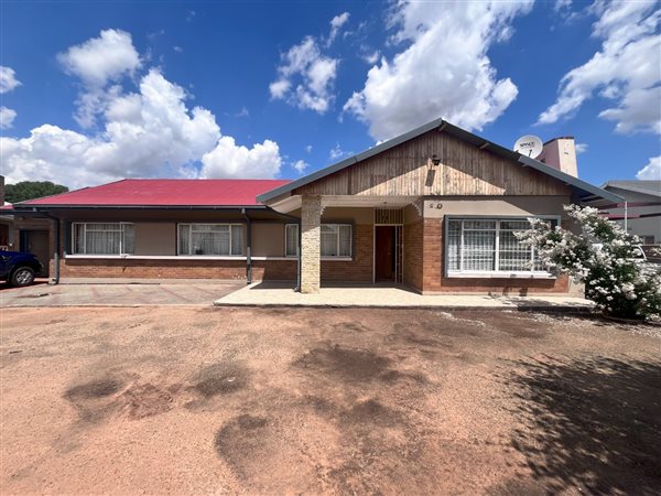 4 Bedroom House 4 Bedroom House