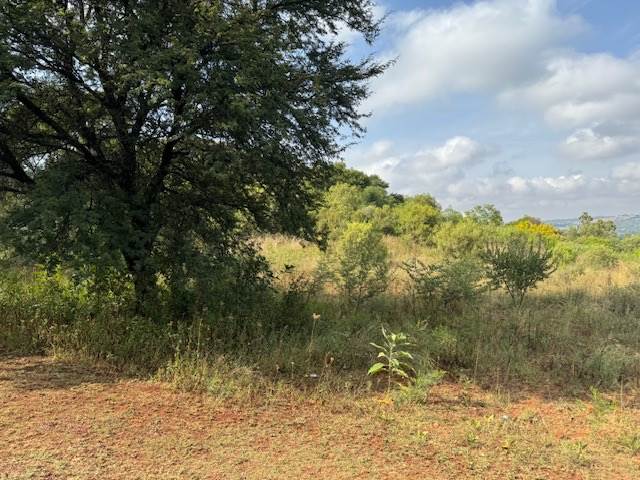 1 ha Land available in Mooikloof Equestrian Estate photo number 3