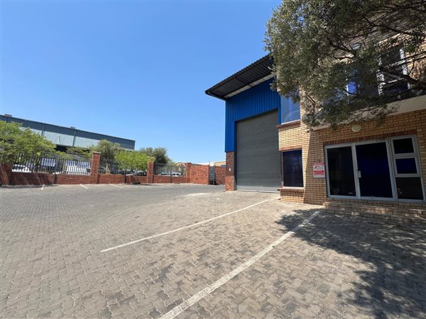 286  m² Industrial space