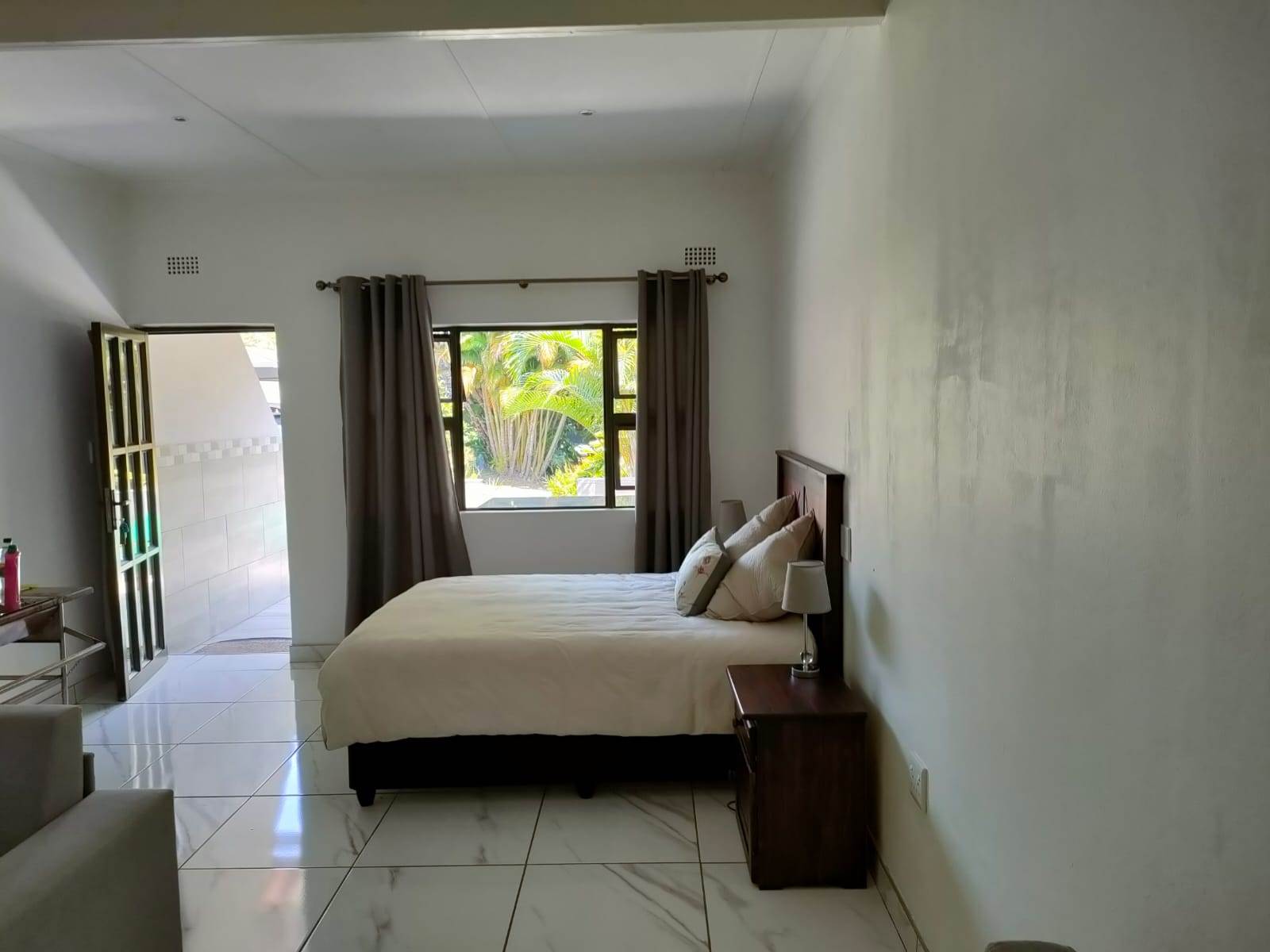 1 Bed Apartment in St Lucia photo number 2