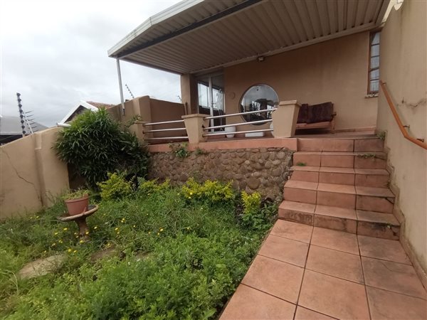 5 Bed House in Mobeni