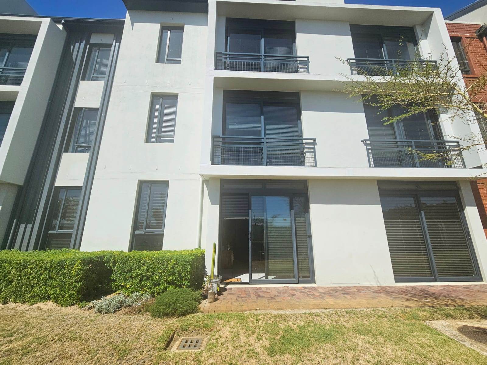 2 Bed Apartment in Vredekloof Heights photo number 20