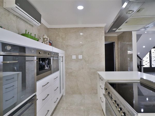3 Bedroom Duplex 3 Bedroom Duplex