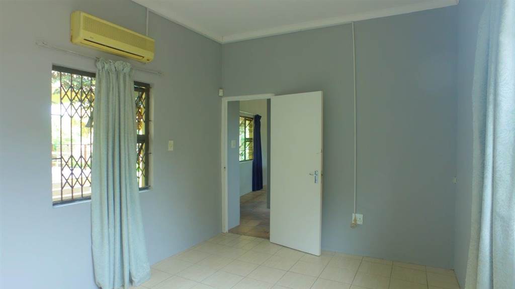 1 Bed Garden Cottage in Pinetown Central photo number 12