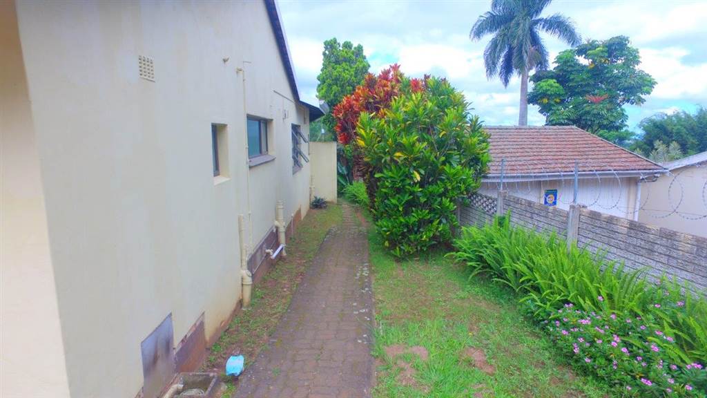1 Bed Garden Cottage in Pinetown Central photo number 18